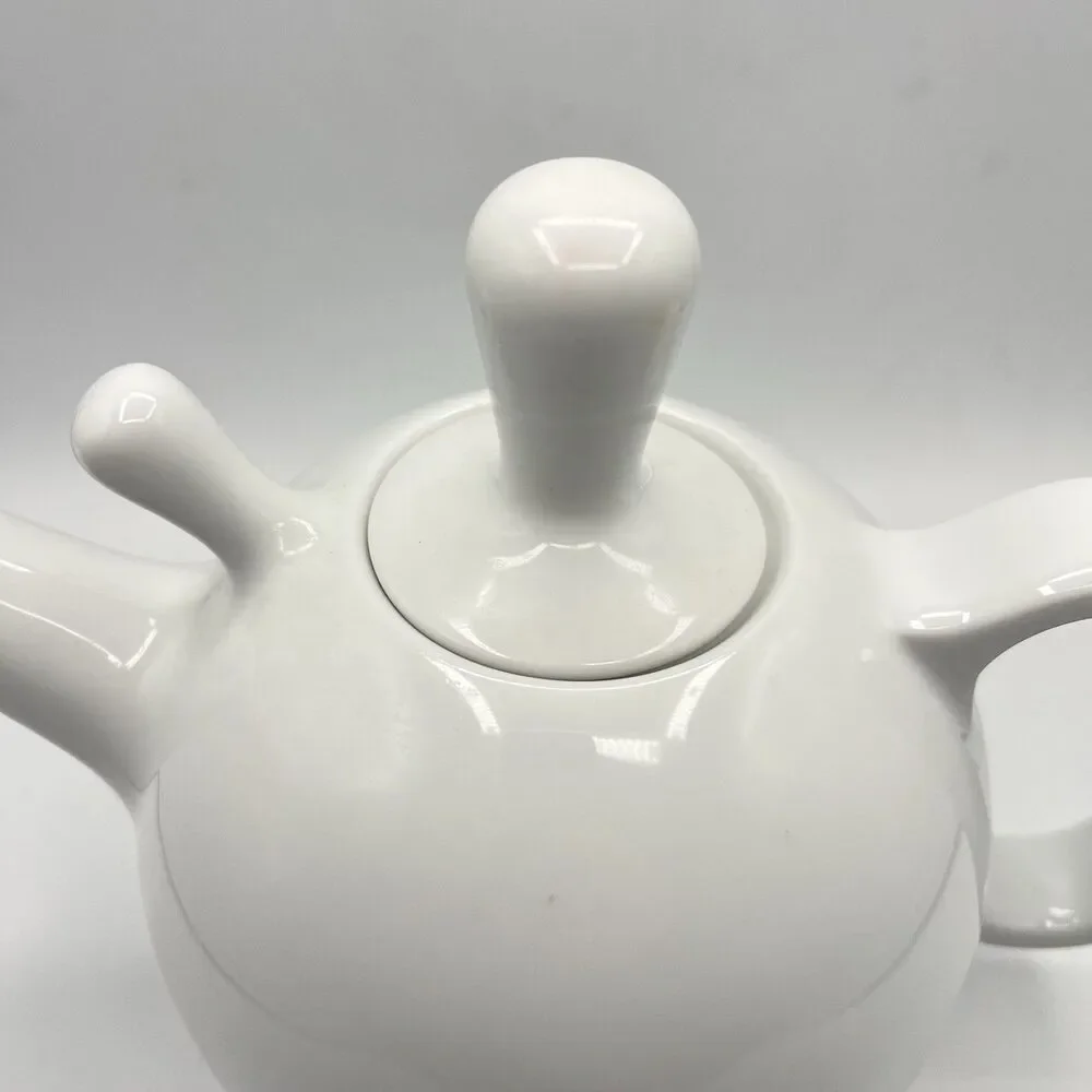 Crate & Barrel Segaform 6 Cup Glazed White Teapot with Lid